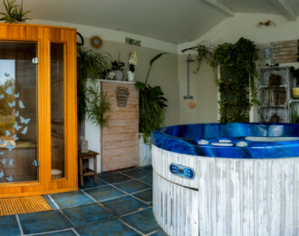 La Petite Maison de Noémie | Sauna et Jacuzzi