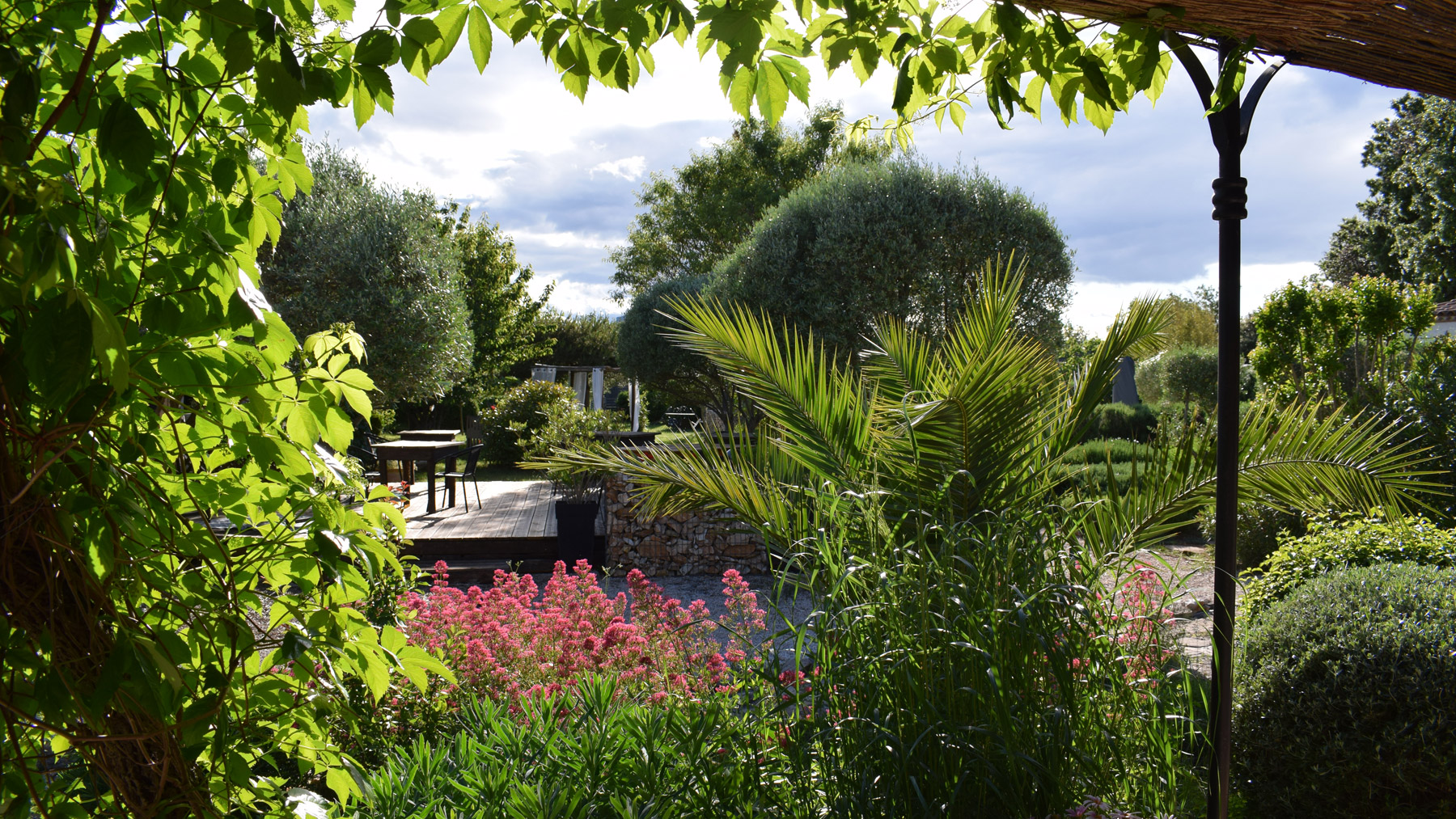 La Petite Maison de Noémie | Le jardin paysager